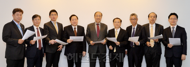 펀드대상 심사.<br />이상섭 기자. babtong@heraldcorp.com
펀드대상 심사.
이상섭 기자. babtong@heraldcorp.com
