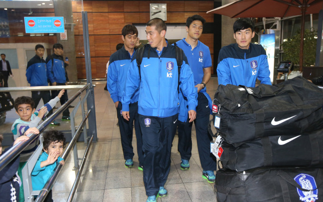 The Korean national soccer team arrives in Iran on Saturday.   Yonhap