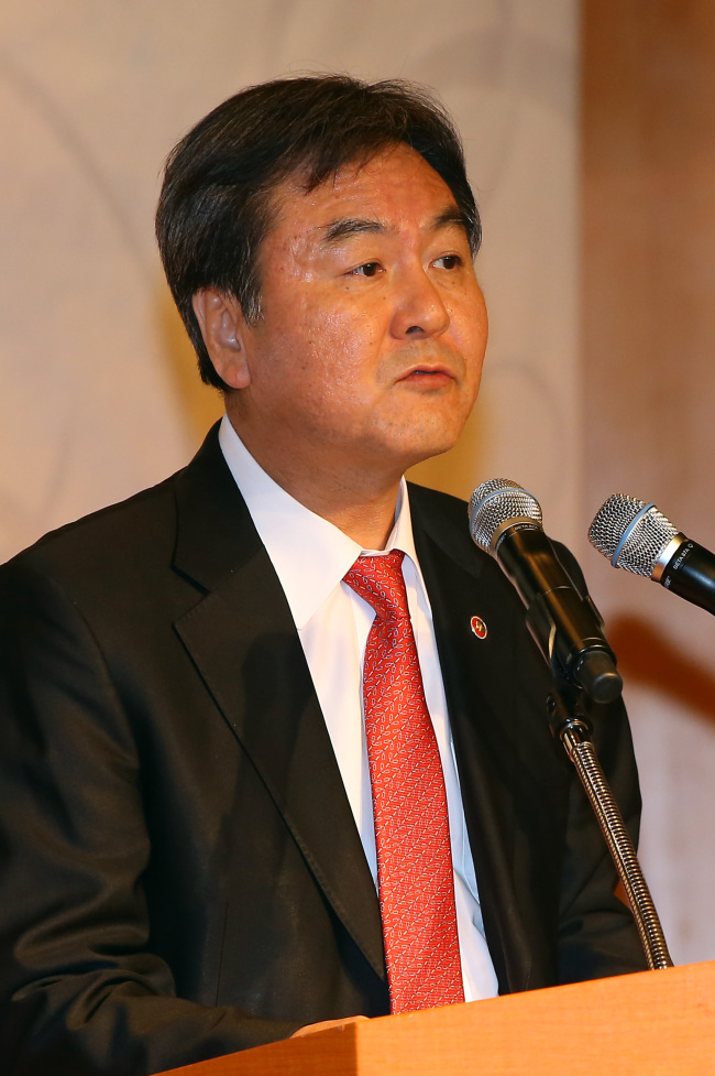 Shin Je-yoon, chairman of the Financial Services Commission
Shin Je-yoon, chairman of the Financial Services Commission