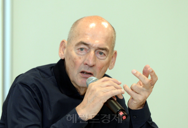 "헤럴드디자인포럼2014"가 26일 오전 동대문디자인플라자 알림관에서 개막했다.. 박현구 기자phko@heraldcorp.com
"헤럴드디자인포럼2014"가 26일 오전 동대문디자인플라자 알림관에서 개막했다.. 박현구 기자phko@heraldcorp.com