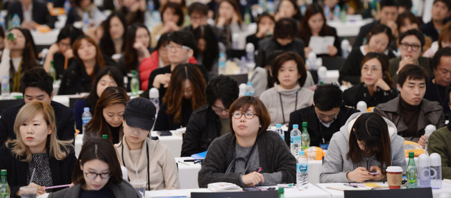 "헤럴드디자인포럼2014"가 26일 오전 동대문디자인플라자 알림관에서 개막했다.. 박현구 기자phko@heraldcorp.com
"헤럴드디자인포럼2014"가 26일 오전 동대문디자인플라자 알림관에서 개막했다.. 박현구 기자phko@heraldcorp.com
"헤럴드디자인포럼2014"가 26일 오전 동대문디자인플라자 알림관에서 개막했다.. 박현구 기자phko@heraldcorp.com