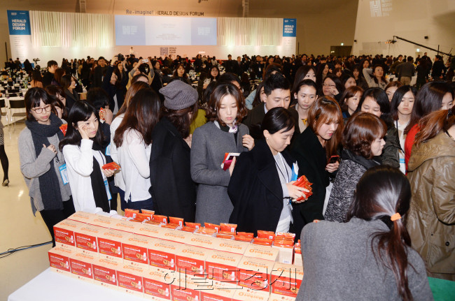"헤럴드디자인포럼2014"가 26일 오전 동대문디자인플라자 알림관에서 개막했다.. 박현구 기자phko@heraldcorp.com
"헤럴드디자인포럼2014"가 26일 오전 동대문디자인플라자 알림관에서 개막했다.. 박현구 기자phko@heraldcorp.com