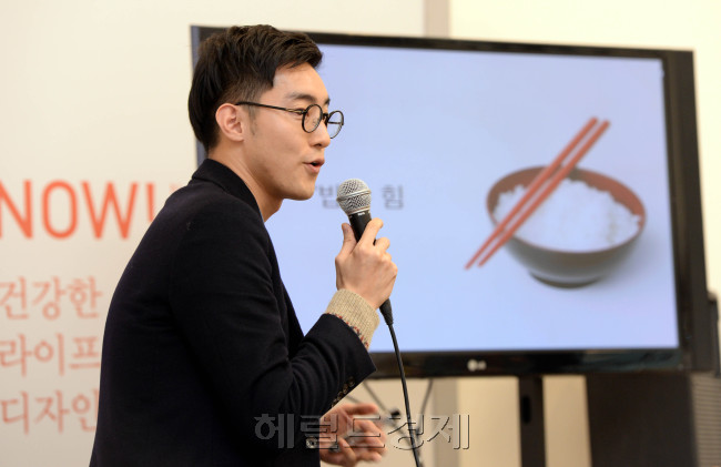 27일 오후 헤럴드디자인마켓에서  시도연구소의 브랜딩제안을 진행하고 있다.박현구 기자phko@heraldcorp.com
27일 오후 헤럴드디자인마켓에서  시도연구소의 브랜딩제안을 진행하고 있다.박현구 기자phko@heraldcorp.com
