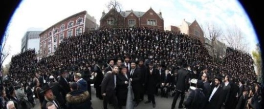 2000명 셀카[사진=www.chabad.org]