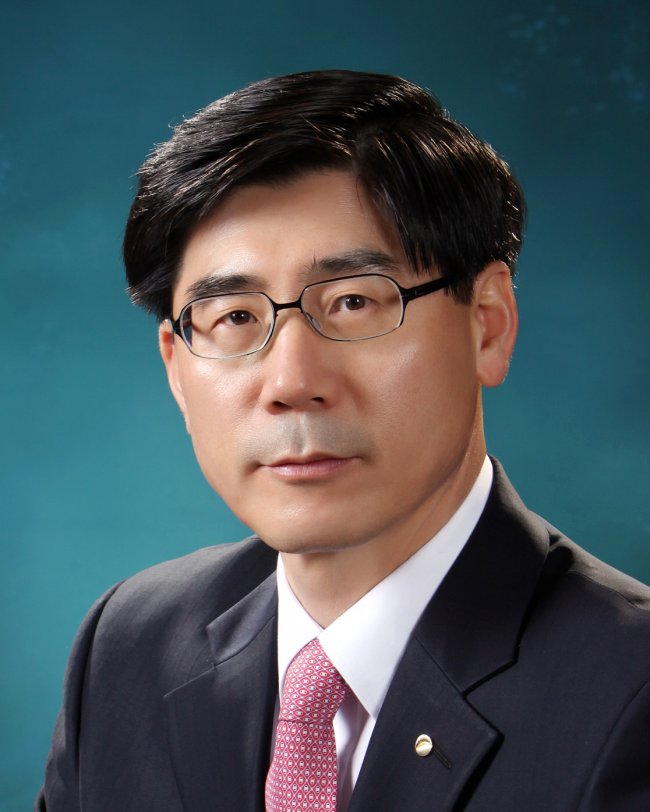 Woori Bank vice president
Lee Kwang-goo.   Woori Bank
