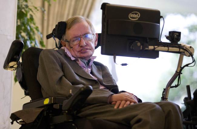 British theoretical physicist professor Stephen Hawking speaks to members of the media at a press conference in London on Tuesday.   AFP-Yonhap
