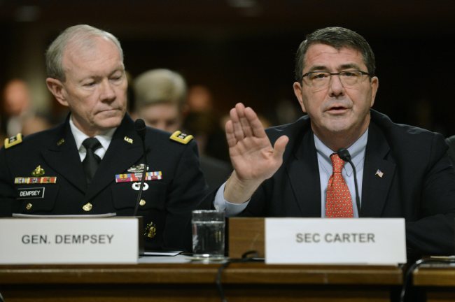 U.S. Deputy Defense Secretary Ashton Carter (right) and Chairman of the Joint Chiefs of Staff Gen. Martin Dempsey appear before the Senate Armed Services Committee on Capitol Hill in Washington on Feb. 13, 2013.   EPA-Yonhap
