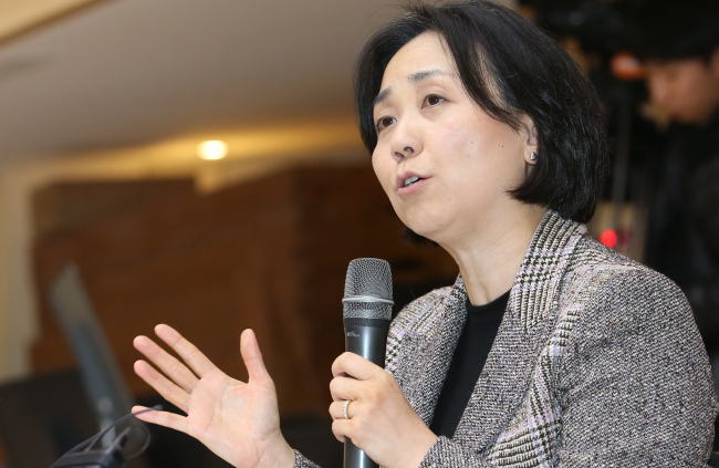 Park Hyun-jung, CEO of the Seoul Philharmonic Orchestra, speaks at a press conference in a practice room of the orchestra in Seoul on Friday.   Yonhap