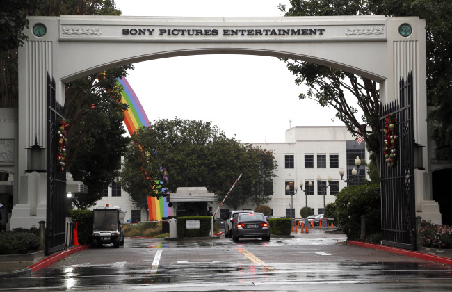 Cars enter Sony Pictures Entertainment headquarters in Culver City, California.   AP-Yonhap