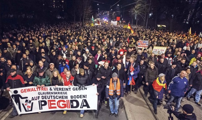 Thousands of participants of a rally called “Patriotic Europeans against the Islamization of the West” gather in Dresden, Germany, Monday.   AP-Yonhap