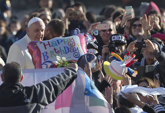 Pope Francis arrives for his weekly general audience in St. Peter’s Square at the Vatican on Wednesday.   AP-Yonhap