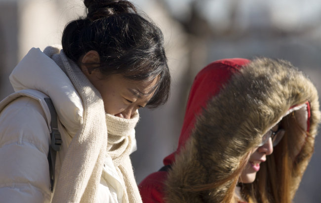 Cold weather can bring a number of health hazards.   Yonhap