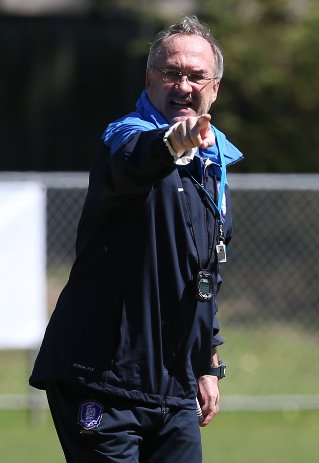 Korea head coach Uli Stielike runs a practice session in Sydney, Australia.   Yonhap