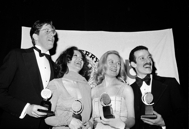 Edward Herrmann (from left), Carole Bishop, Shirley Knight and Sammy Williams pose with their awards at the 30th Annual Tony Awards presentations at New York’s Shubert Theater on April 18, 1976.   AP-Yonhap