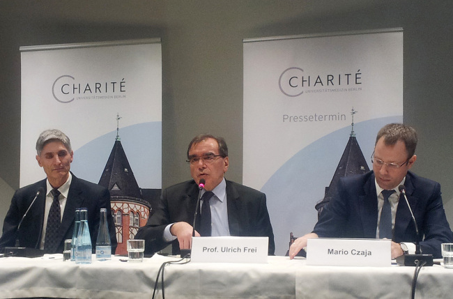 Berlin city officials and doctors announce Saturday at the city’s Charite hospital that a South Korean health worker who was taken to Germany with a suspected Ebola infection after volunteering in the Republic of Sierra Leone has tested negative for the virus.   Yonhap