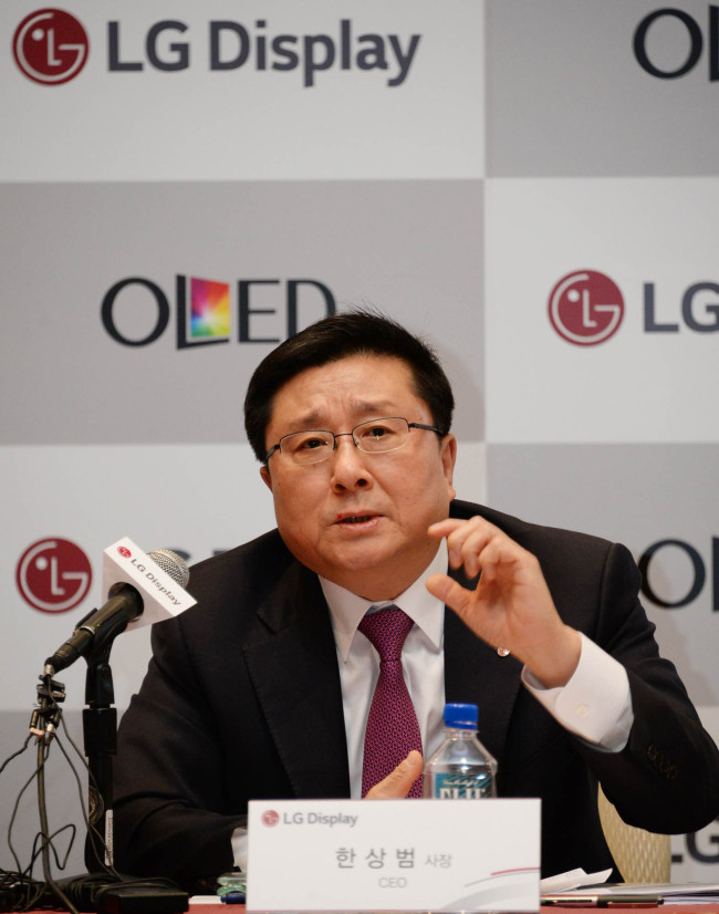 LG Display CEO Han Sang-beom speaks about OLED technology at a press briefing in Las Vegas on Tuesday.   LG Display