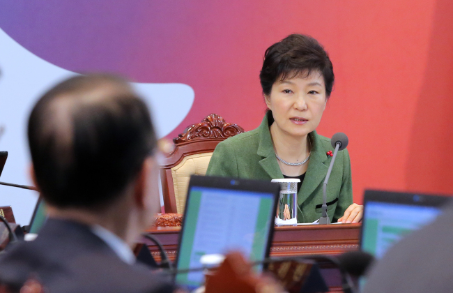 President Park Geun-hye speaks at a Cabinet meeting at Cheong Wa Dae on Tuesday.   Yonhap
