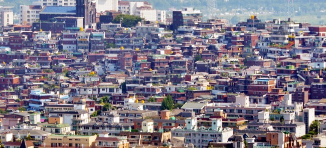 전세난이 심해지면서 아파트를 떠나 빌라를 찾는 사람들이 늘고 있다. 사진은 서울의 한 빌라촌 모습.