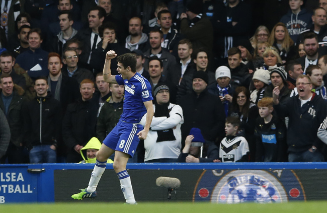 Chelsea’s Oscar celebrates his goal against Newcastle United on Saturday.   AP-Yonhap