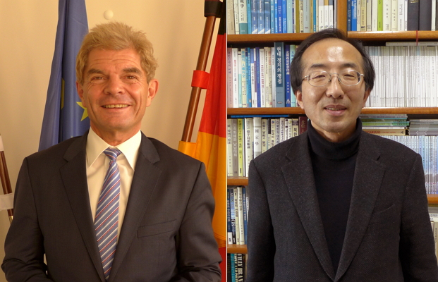German Ambassador Rold Mafael (left) and senior researcher Park Young-ho at the Korea Institute for National Unification spoke to The Korea Herald last week about the past, present and future of unification in Germany and Korea. (Joel Lee/The Korea Herald)