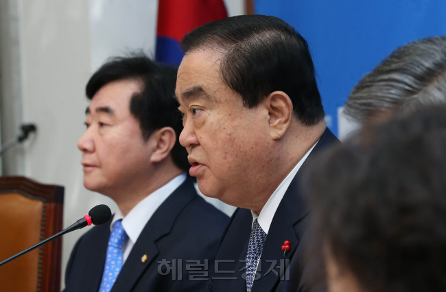 문희상새정치민주연합비상대책위원장이 12일 오전 국회에서 열린 비상대책위원회의에서  모두발언을 하고 있다. [이길동 기자/gdlee@heraldcorp.com]