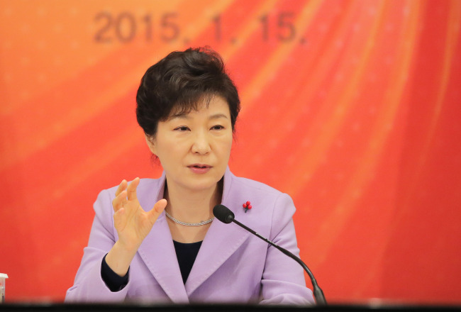 President Park Geun-hye speaks before being briefed by the five economy-related ministries at Cheong Wa Dae on Thursday. Yonhap
