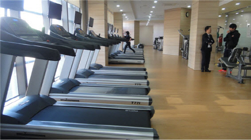 캡션 : <사진>최근 개장한 에코메트로 3차 더 타워 내 스포츠센터