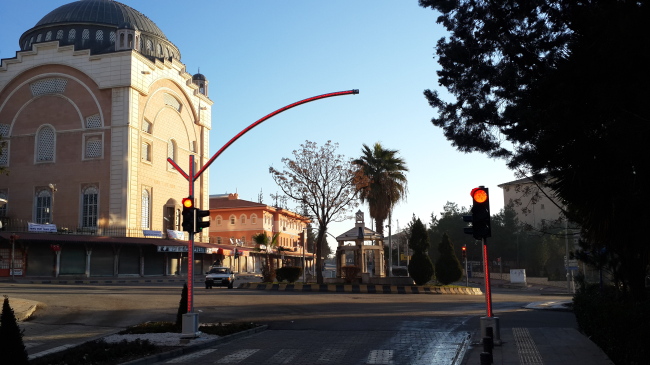 A mosque stands across the hotel in the Turkish border city of Kilis, where the missing Korean teenager was found to have met and taken a taxi with a local before vanishing on Jan. 10.   Yonhap