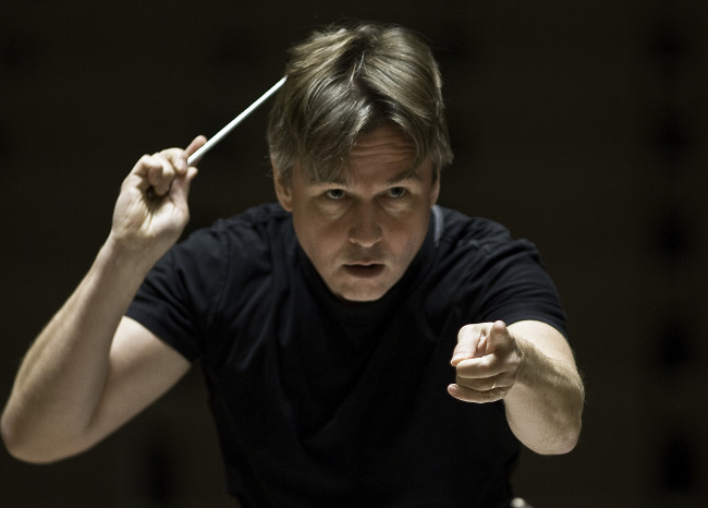 Esa-Pekka Salonen.     Katja Thj
