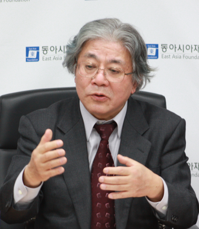 Japan’s leading scholar on North Korea, Keio University professor emeritus Masao Okonogi, spoke about the abduction issue in the seminar “Where do the North Korea-Japan relations stand today?” at the East Asia Foundation building in Seoul last Wednesday.   Joel Lee/The Korea Herald