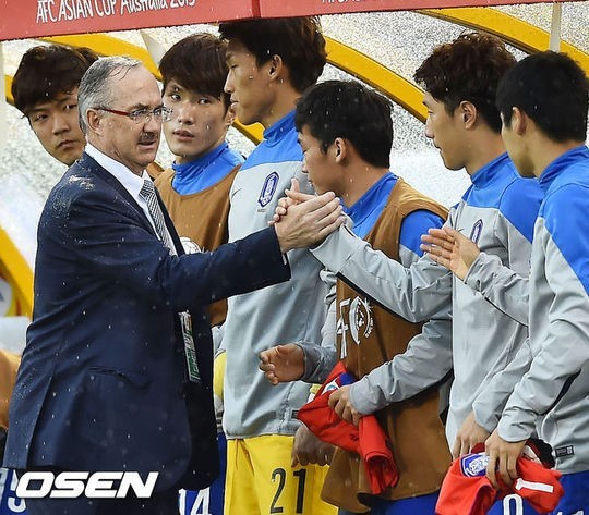 ‘이정협 김영권 골’ 아시안컵 결승 진출, 슈틸리케 리더십 ‘활짝’