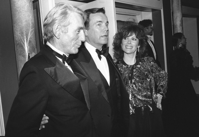Jill St. John (right) with Robert Wagner (center) and Rod McKuen attend a party for “Night of 100 Stars II,” in New York.   AP-Yonhap