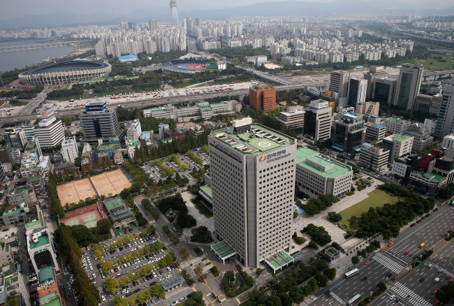 Hyundai Motor Group plans to relocate some of its subsidiaries to the former KEPCO headquarters in southern Seoul.   Yonhap