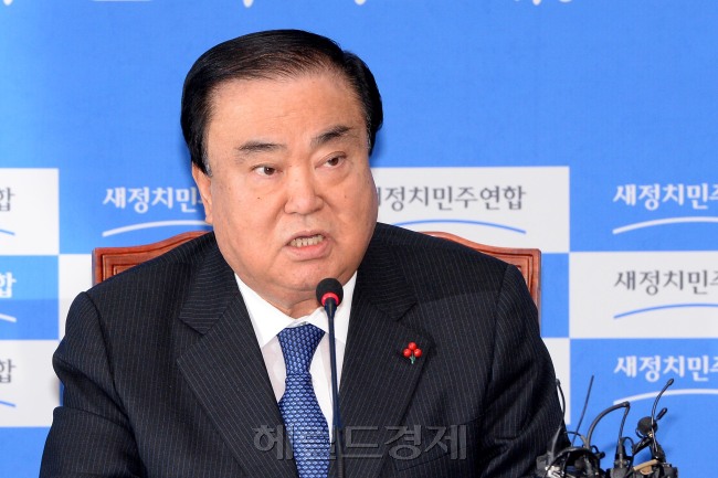 문희상 새정치민주연합 비상대책위원장이 30일 오전 국회 대표회의실에서 열린 취임 100일 기자 간담회에서 모두발언을 하고 있다.[이길동 기자/gdlee@heraldcorp.com]