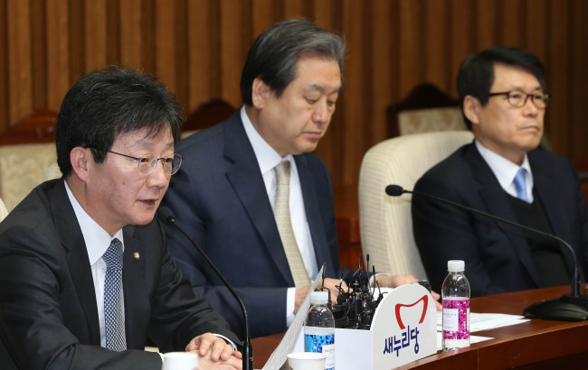 유승민 새누리당 원내대표가 6일 오전 국회에서 열린 주요당직자회의에서 모두발언을 하고 있다.이길동기자.gdlee@heraldcorp.com
유승민 새누리당 원내대표가 6일 오전 국회에서 열린 주요당직자회의에서 모두발언을 하고 있다.이길동기자.gdlee@heraldcorp.com
