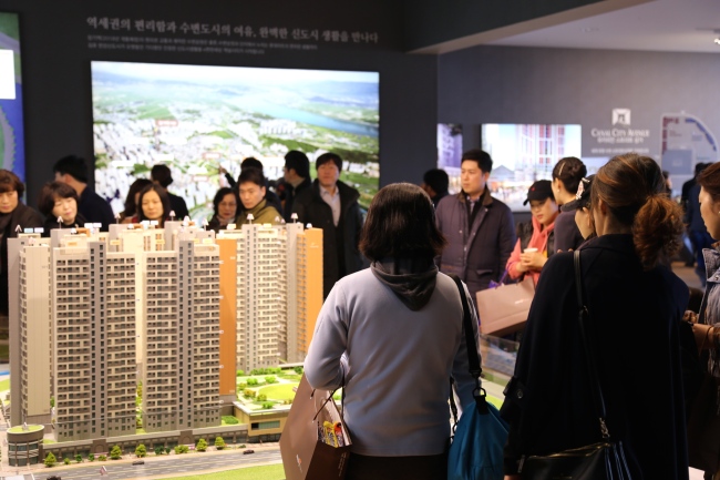 높은 청약경쟁률이 계약률로 고스란히 이어지고 있다. 사진은 대림산업의 김포한강 e편한세상 캐널시티 분양현장.  [제공=대림산업]