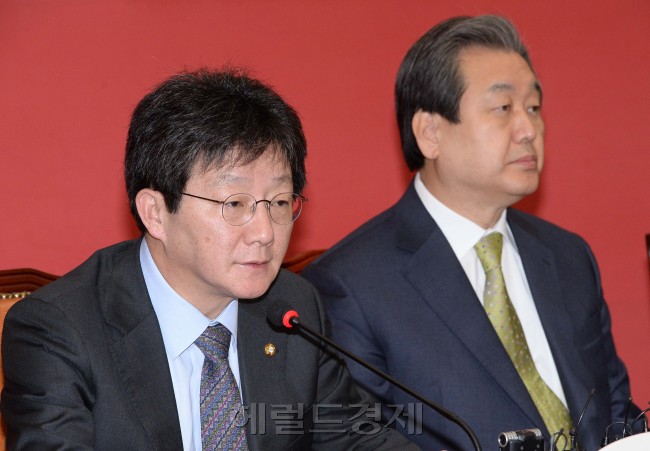 유승민 새누리당 원내대표가 11일 오전 국회에서 열린 최고중진연석회의에서 모두발언을 하고 있다.이길동기자.gdlee@heraldcorp.com
유승민 새누리당 원내대표가 11일 오전 국회에서 열린 최고중진연석회의에서 모두발언을 하고 있다.이길동기자.gdlee@heraldcorp.com
