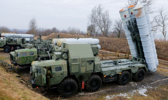 러시아제 대공미사일 S-300. [사진 =타스통신]
러시아제 대공미사일 S-300. [사진 =타스통신]