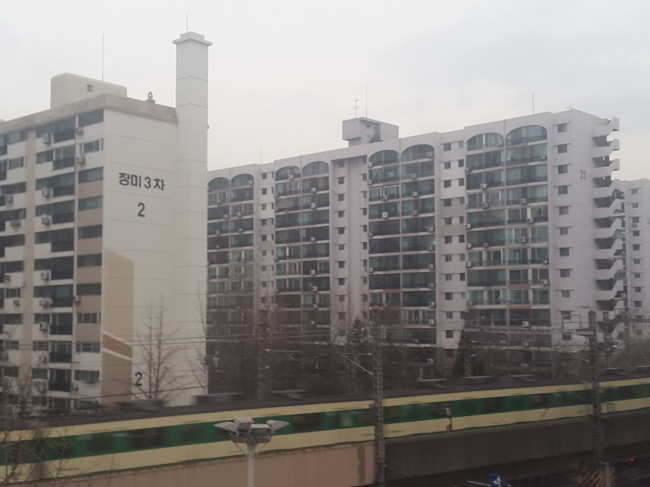 재건축을 추진하고 있는 송파구 신천동 아파트 단지 모습