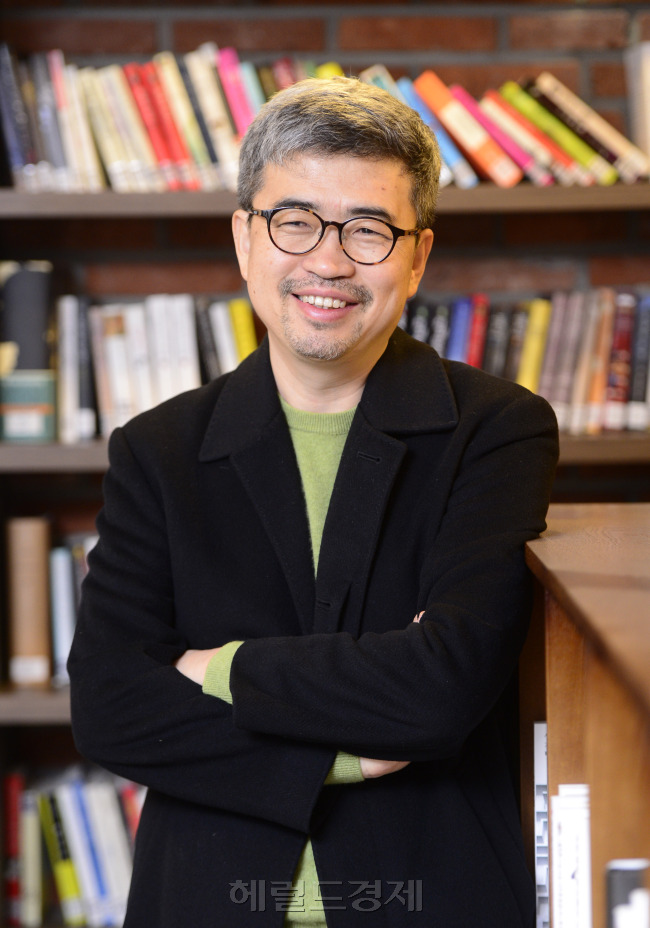 소설가 김탁환. 박해묵 기자/mook@heraldcorp.com
소설가 김탁환. 박해묵 기자/mook@heraldcorp.com