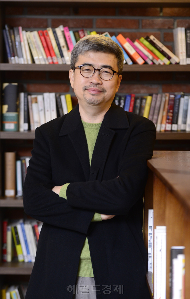 소설가 김탁환. 박해묵 기자/mook@heraldcorp.com
소설가 김탁환. 박해묵 기자/mook@heraldcorp.com