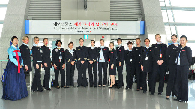 An all-female Air France crew poses at Incheon International Airport on Monday.   Air France