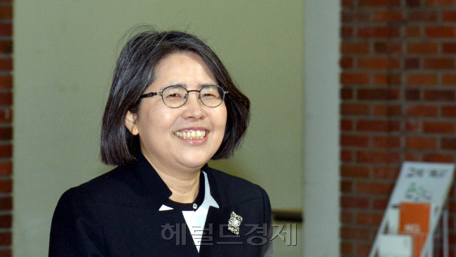 김영란 전 국민권익위원장이 10일 오전 10시 서강대학교 다사관에서 자신이 최초 발의했던 김영란법(부정청탁 및 금품 등의 수수 금지법)에 대해 입장을 밝히는 기자회견을 갖고 있다. 김명섭 기자/msiron@heraldcorp.com