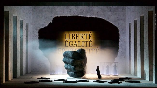 A scene from Italian opera director Stefano Poda’s local production of Umberto Giordano’s “Andrea Chenier.”    Korea National Opera