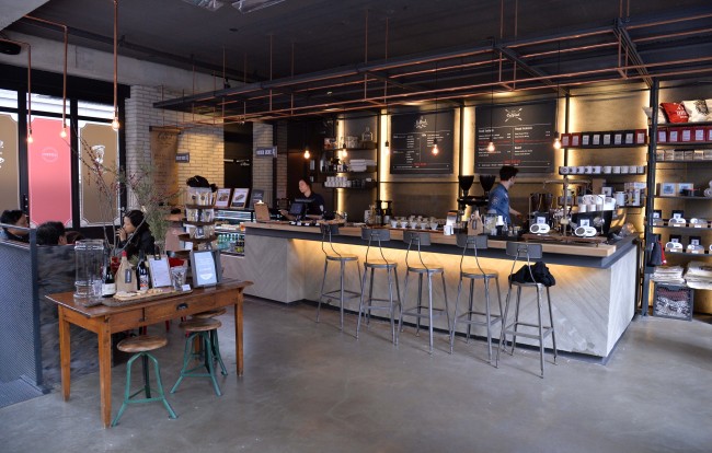 Coffeed’s first overseas store opened in Seoul’s Cheongdam-dong in January. (Lee Sang-sub/The Korea Herald)