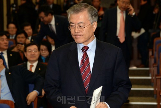 문재인 광폭행보 예고 “이른 시일내에 중국 방문…방미도 구상”