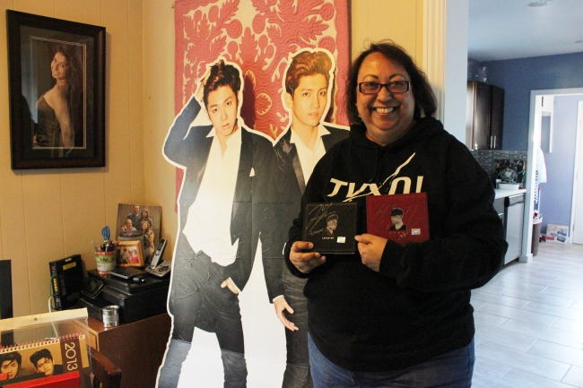 Katherine Kokenes, a big fan of TVXQ, has battled breast cancer by devoting her positive energy into herself, family and K-pop.   K-Herald