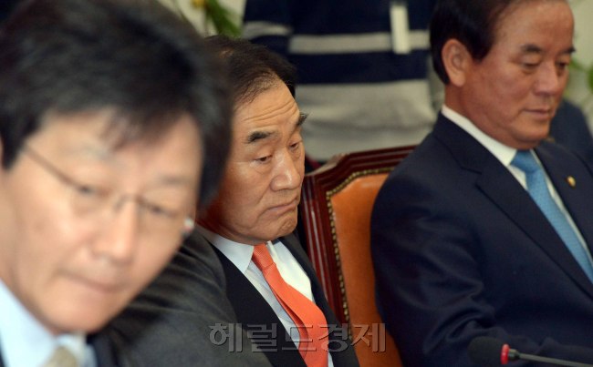 18일 국회에서 열린 새누리당 최고중진연석회의. <br />정희조 기자/checho@heraldcorp.com  150318
18일 국회에서 열린 새누리당 최고중진연석회의.
정희조 기자/checho@heraldcorp.com  150318