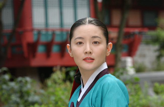 Lee Young-ae in “Jewel in the Palace.”    MBC
