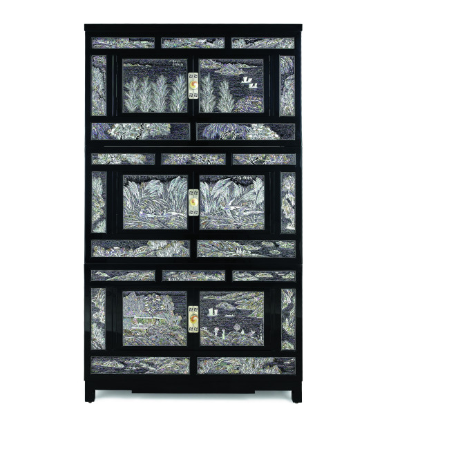 Lacquered wardrobe inlaid with mother-of-pearl by Lee Sung-woon.   Corsspoint Cultural Foundation